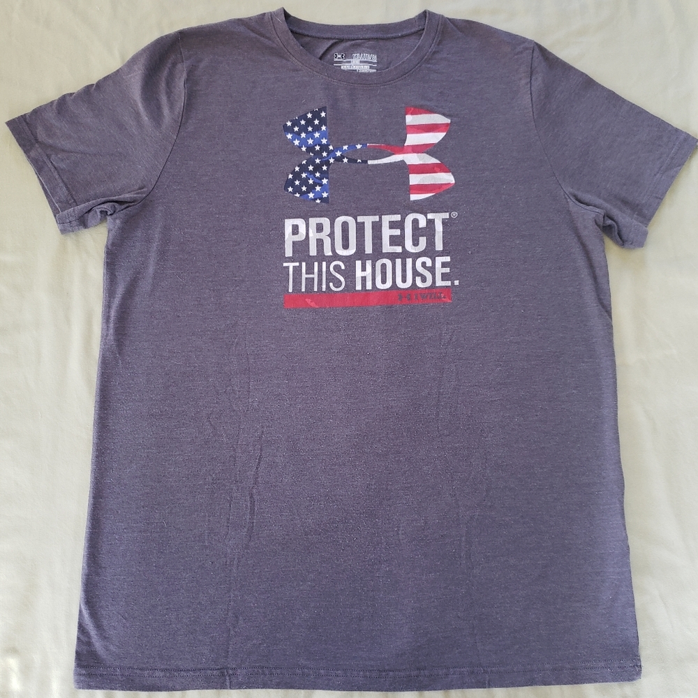 Boy's Under Armour t-shirt. YXL